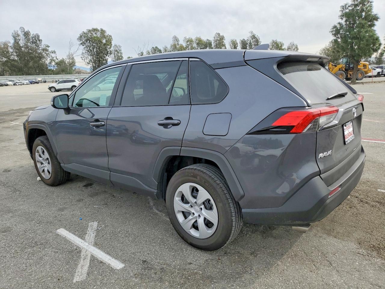 2025 TOYOTA RAV4 LE — снимка 2
