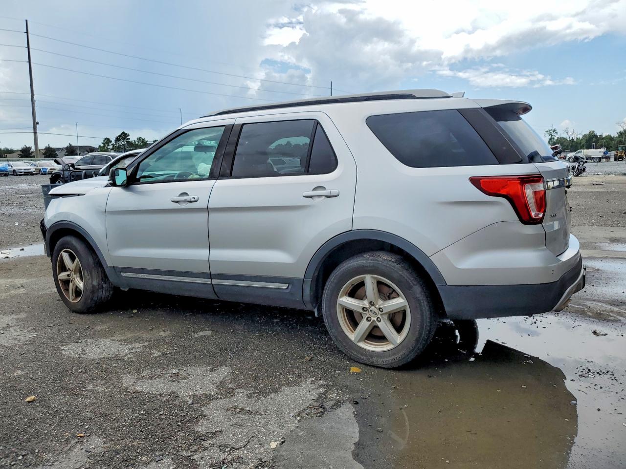 2017 FORD EXPLORER XLT — снимка 2