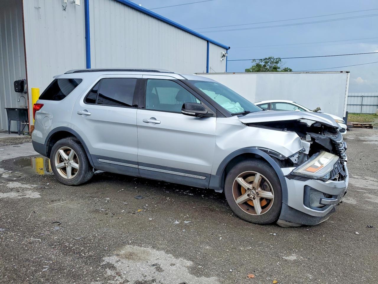 2017 FORD EXPLORER XLT — снимка 4