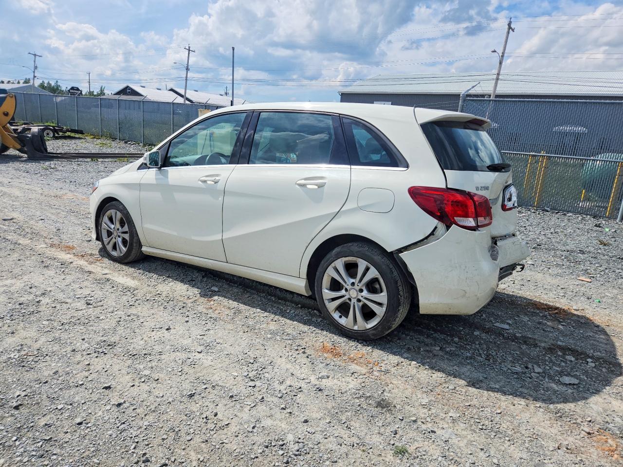 2017 MERCEDES-BENZ B 250 4MATIC — снимка 2