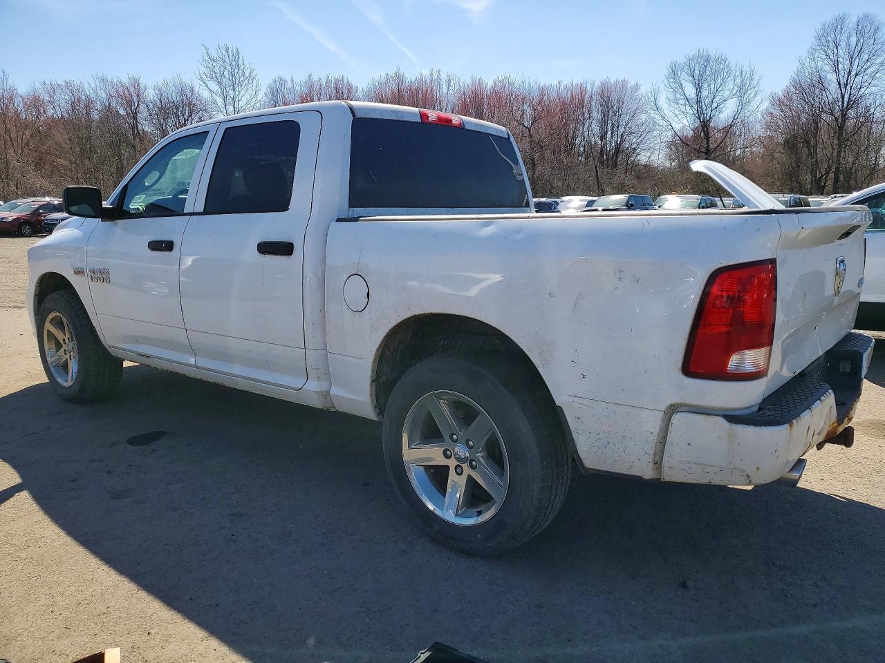 2016 RAM 1500 ST — снимка 2