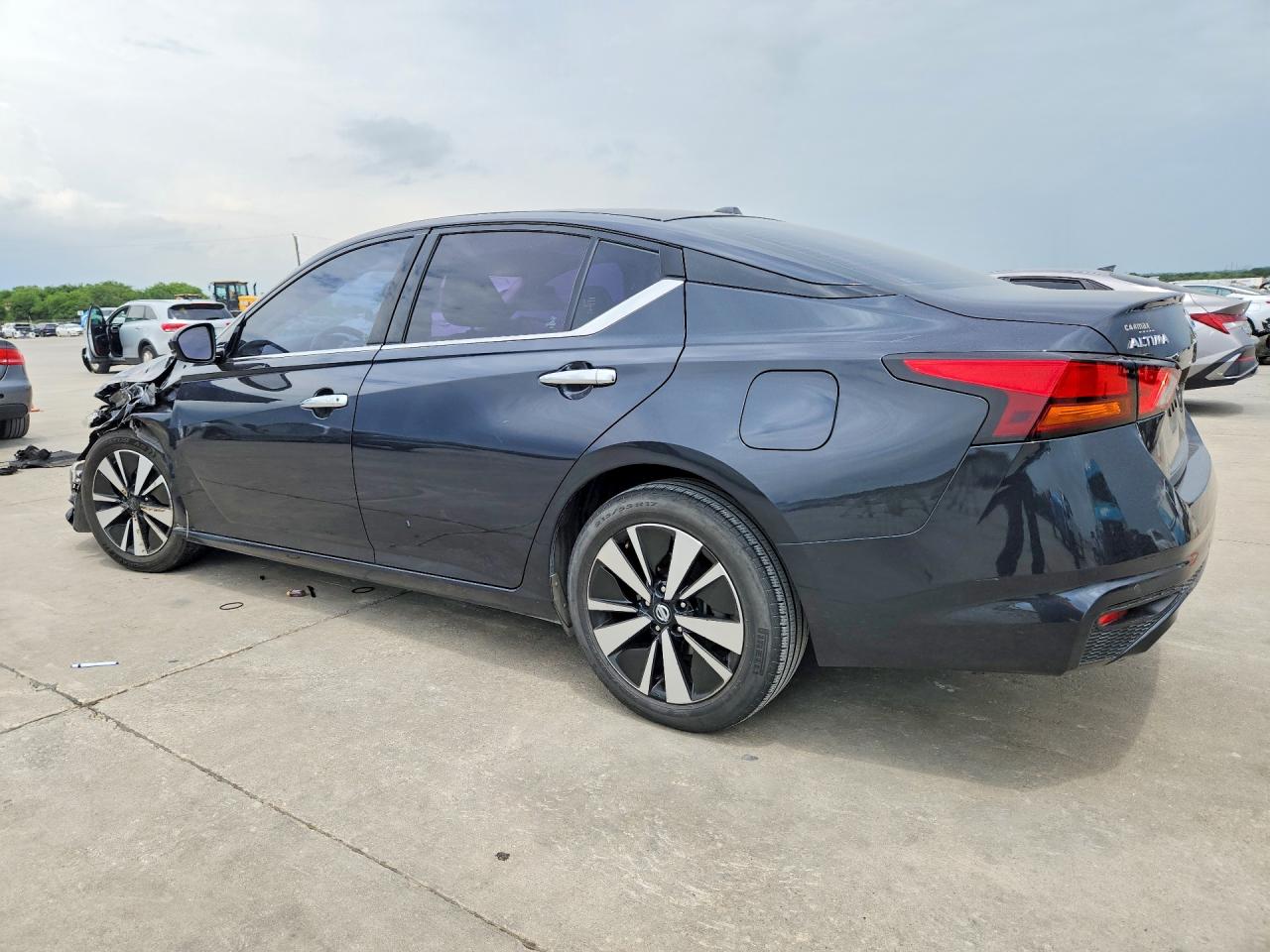 2019 NISSAN ALTIMA SL — снимка 2