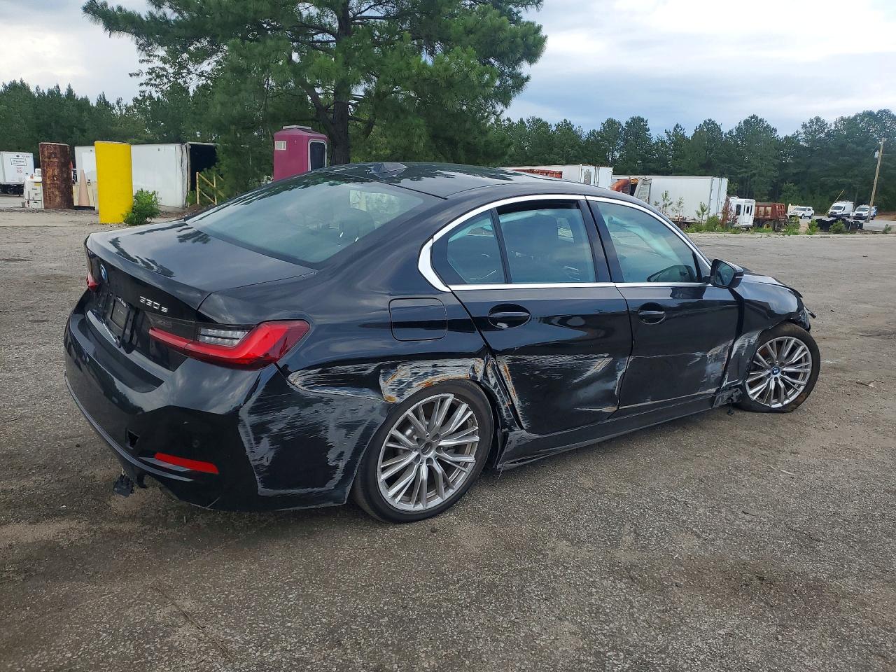 2024 BMW 330E — снимка 3