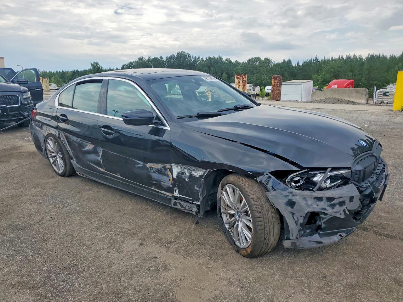 2024 BMW 330E — снимка 4