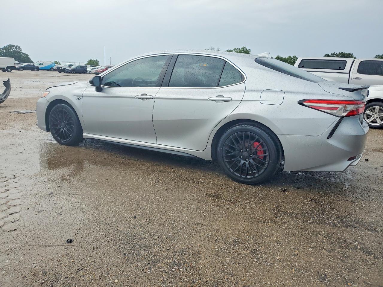 2019 TOYOTA CAMRY SE — снимка 2