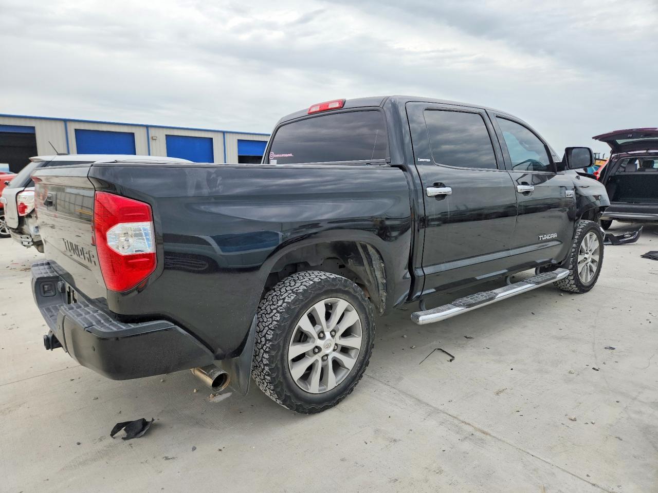 2017 TOYOTA TUNDRA CREWMAX LIMITED — снимка 3
