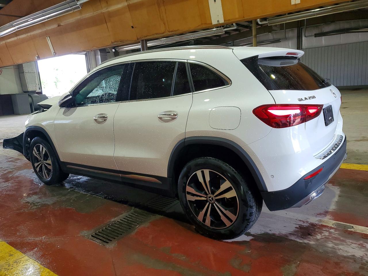 2025 MERCEDES-BENZ GLA 250 — снимка 2