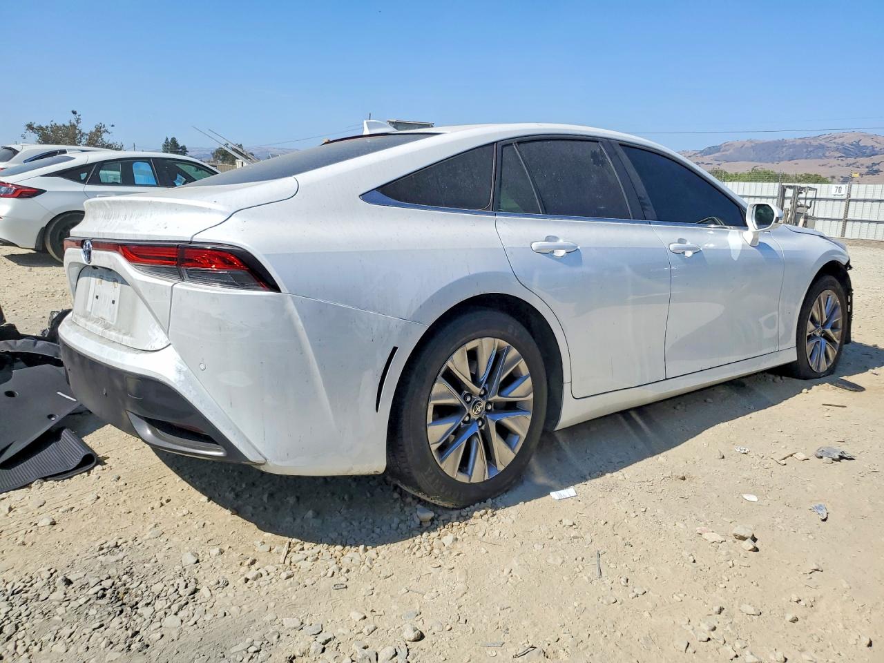 2021 TOYOTA MIRAI XLE — снимка 3
