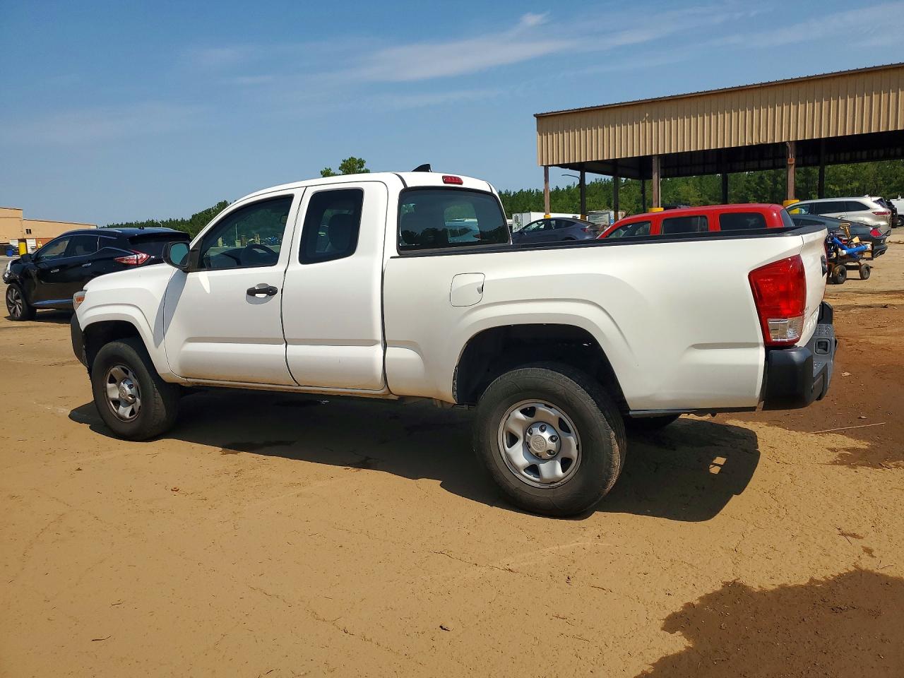 2017 TOYOTA TACOMA SR — снимка 2