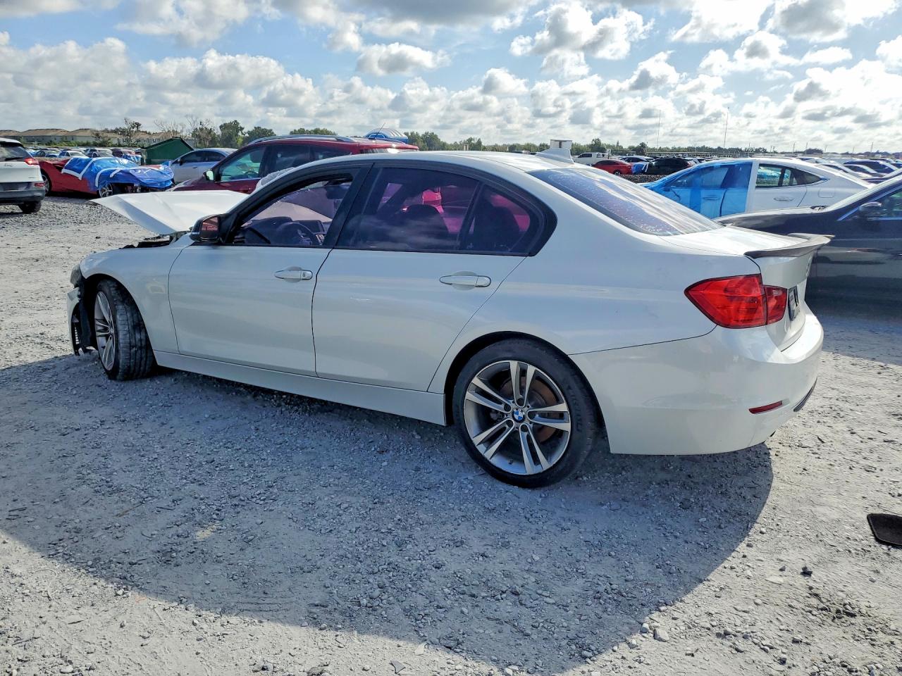 2013 BMW 328 I — снимка 2