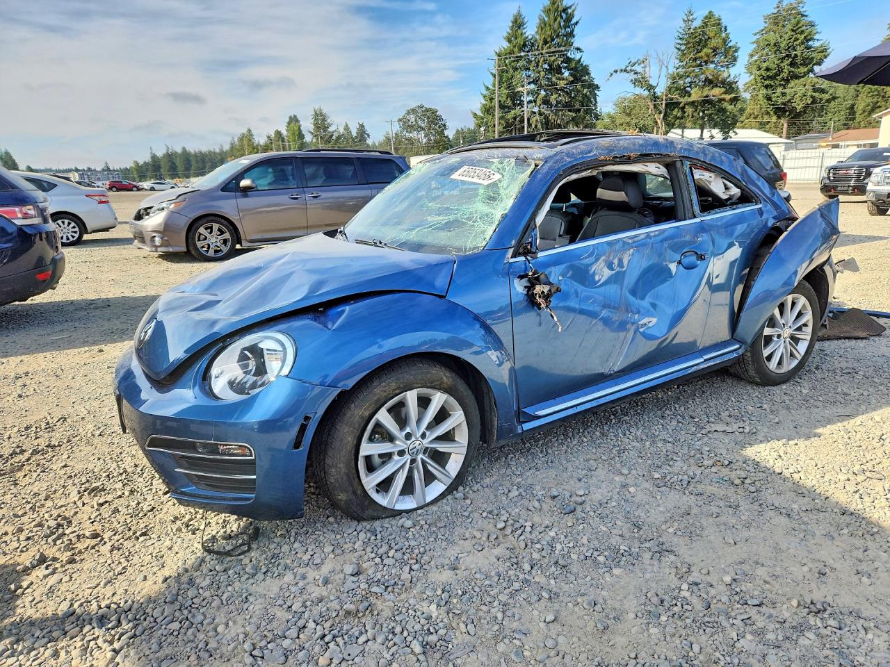 2018 VOLKSWAGEN BEETLE SE