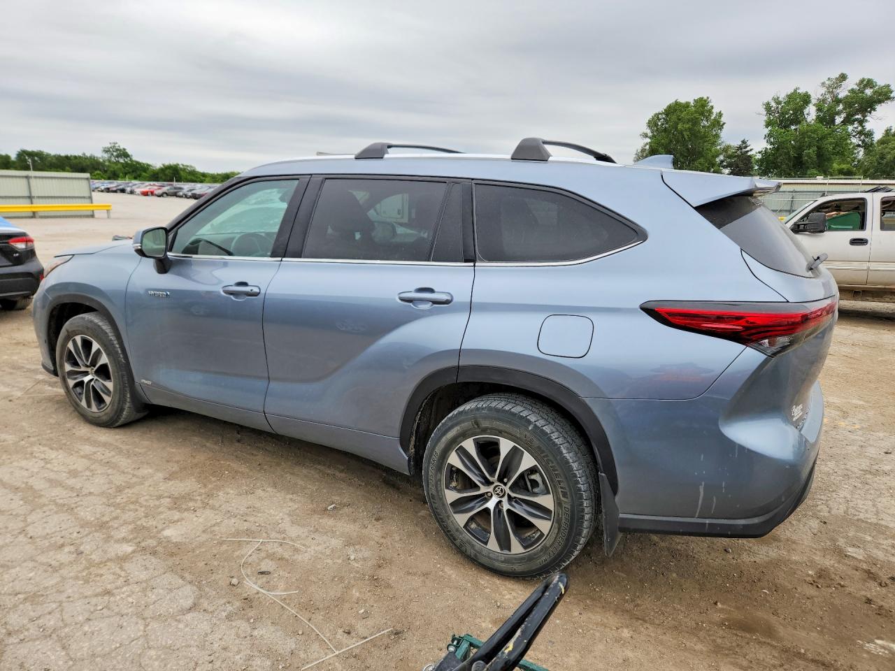 2021 TOYOTA HIGHLANDER HYBRID XLE — снимка 2