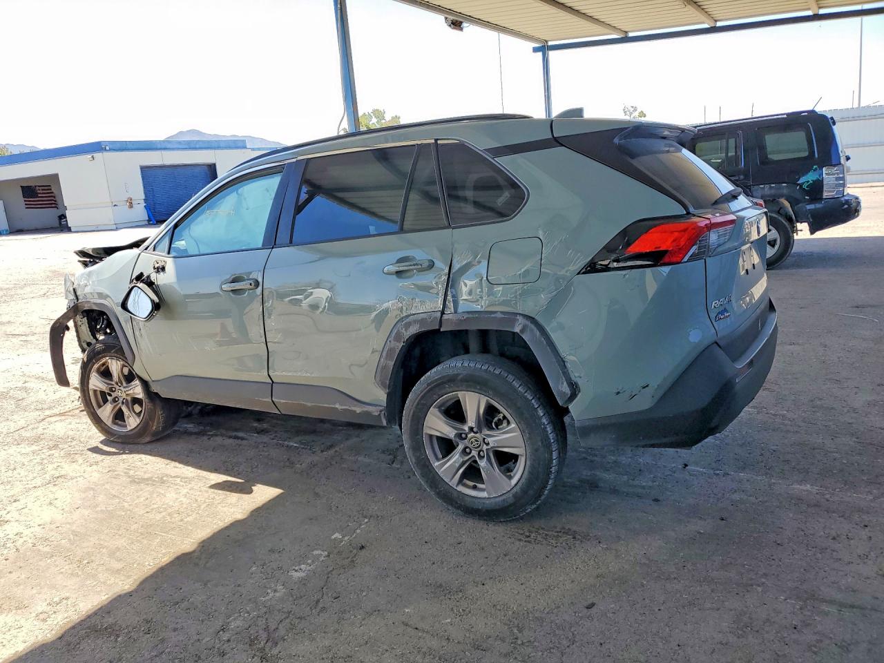 2023 TOYOTA RAV4 XLE — снимка 2