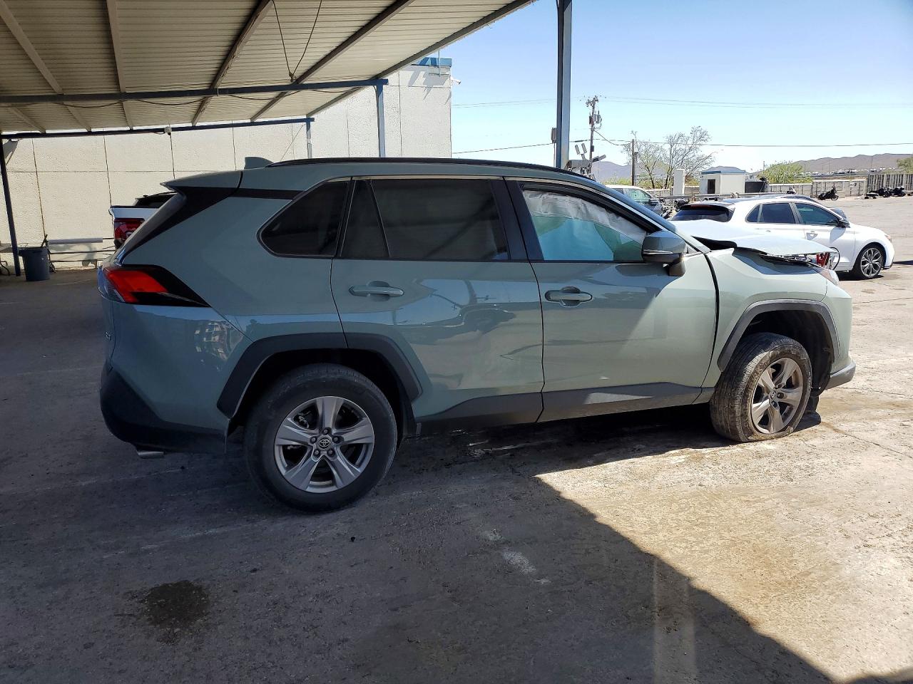 2023 TOYOTA RAV4 XLE — снимка 3