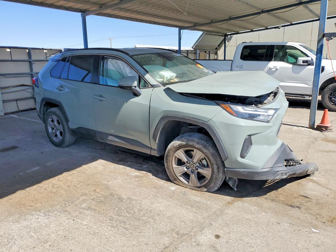 2023 TOYOTA RAV4 XLE — снимка 4