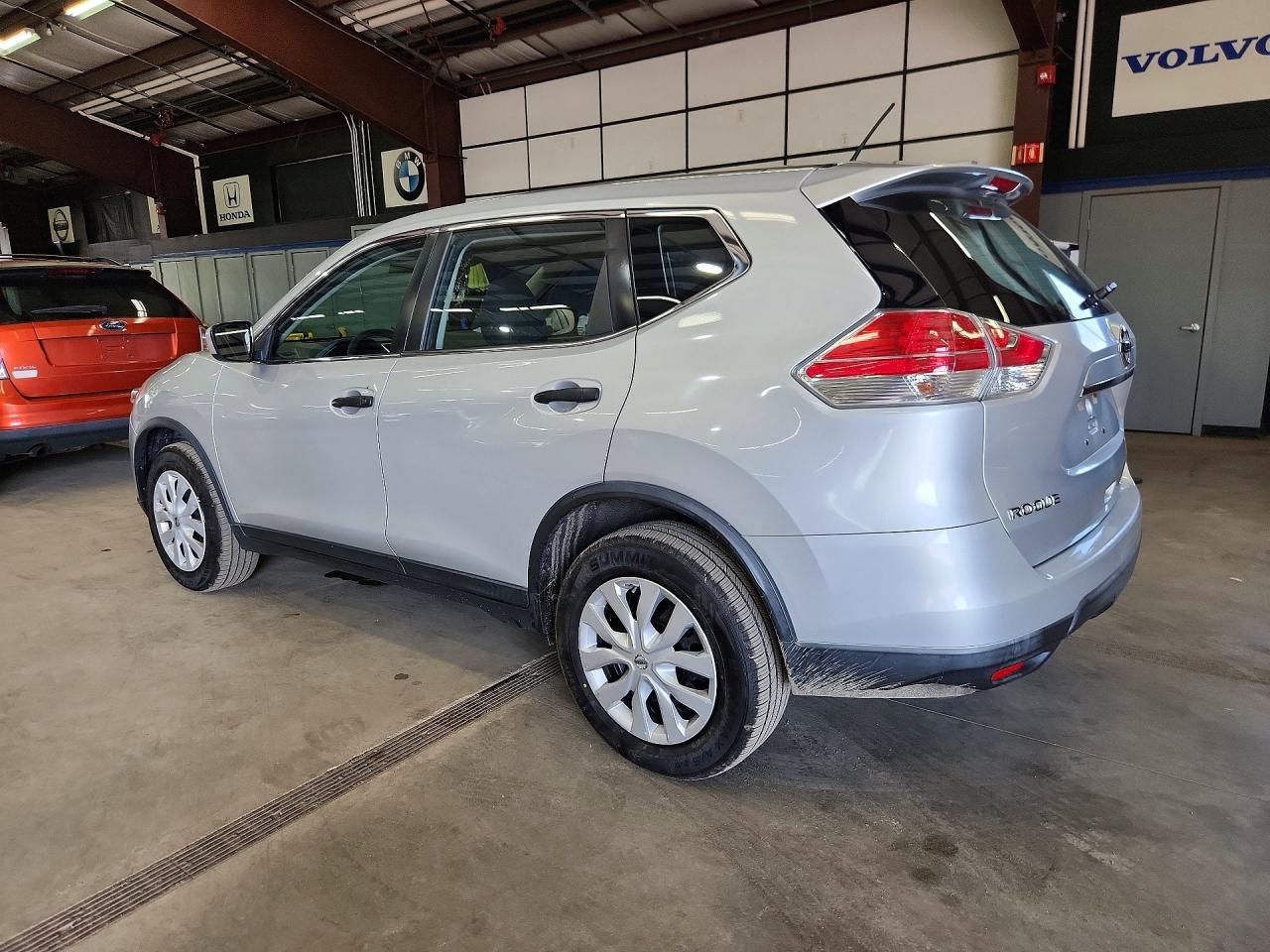 2016 NISSAN ROGUE S — photo 2