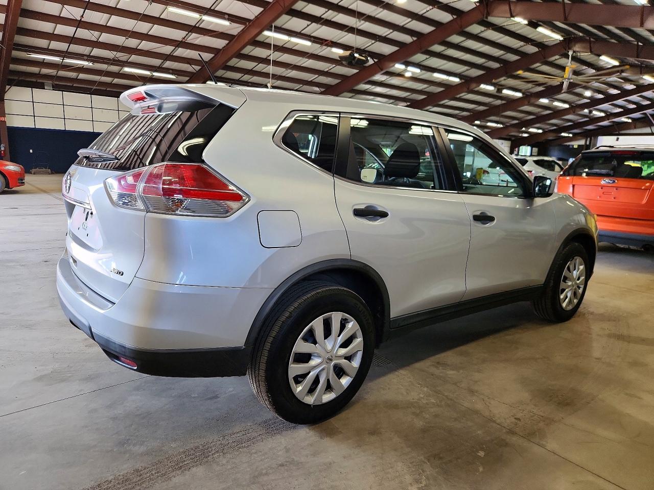 2016 NISSAN ROGUE S — photo 3