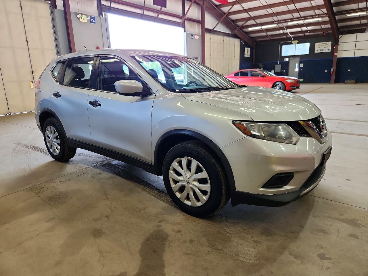 2016 NISSAN ROGUE S — photo 4