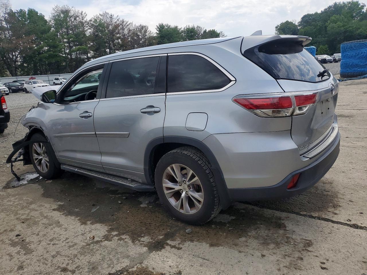 2015 TOYOTA HIGHLANDER XLE — снимка 2