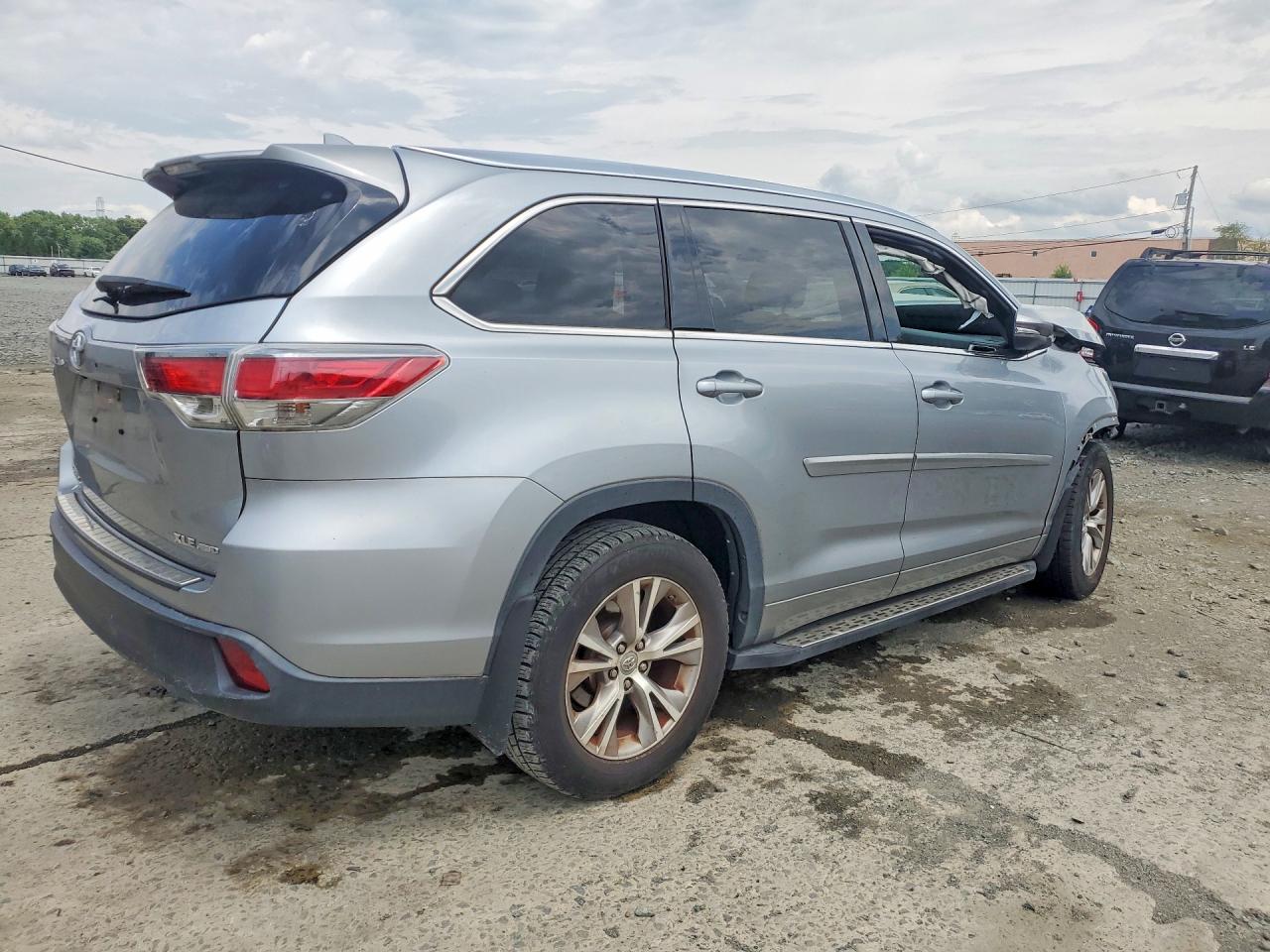 2015 TOYOTA HIGHLANDER XLE — снимка 3
