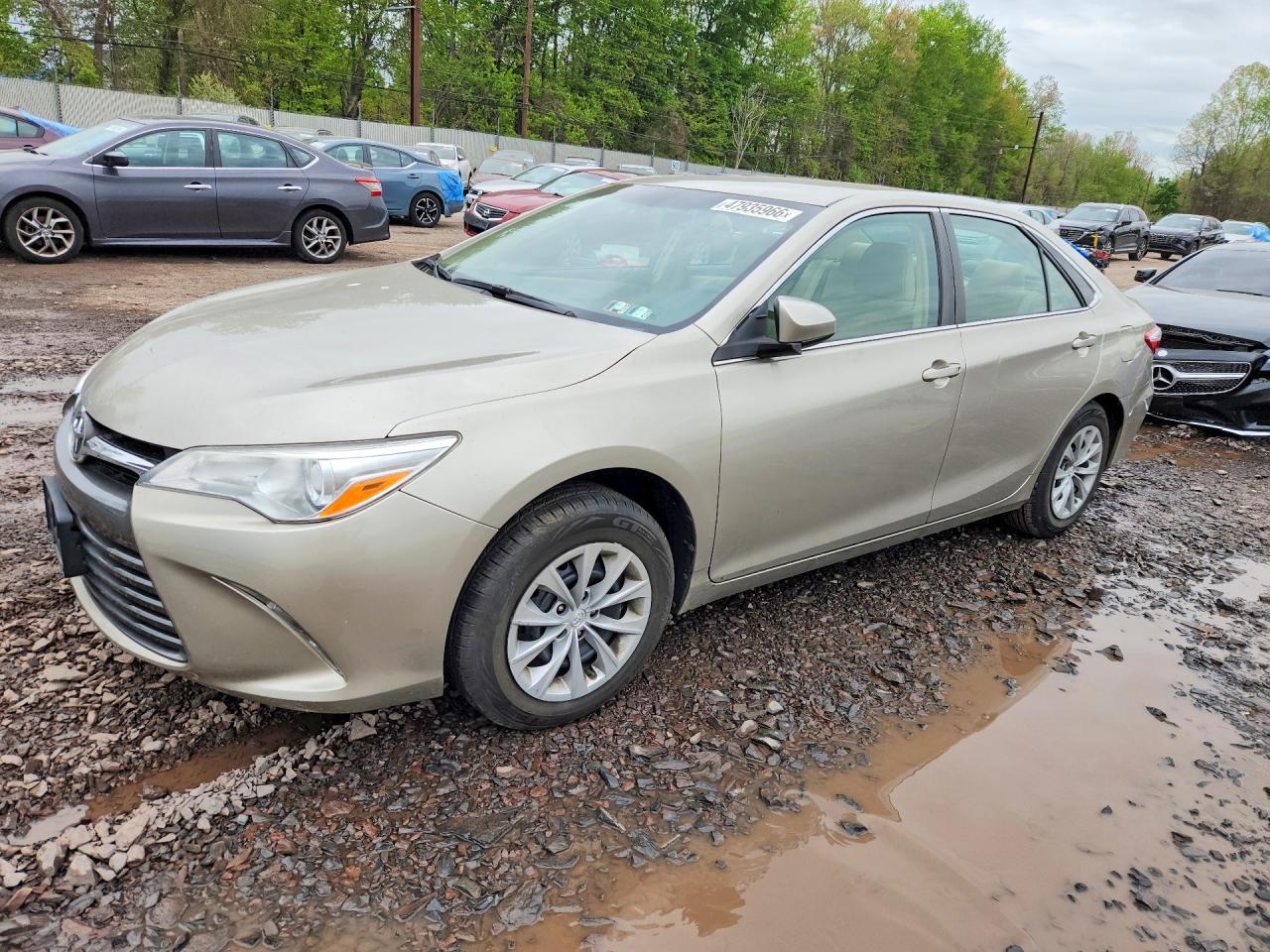 2017 TOYOTA CAMRY LE