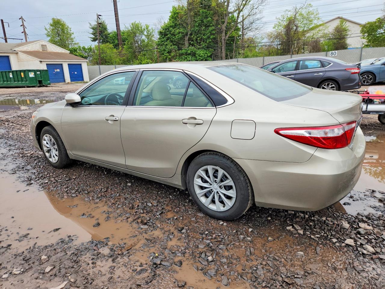 2017 TOYOTA CAMRY LE — снимка 2