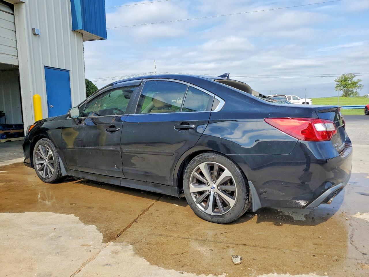 2018 SUBARU LEGACY 3.6R LIMITED — снимка 2