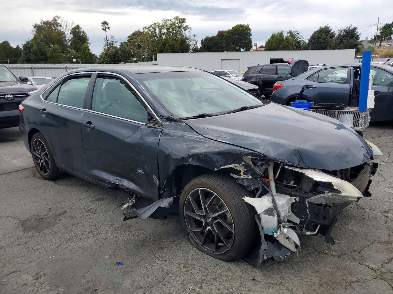 2015 TOYOTA CAMRY LE — снимка 4