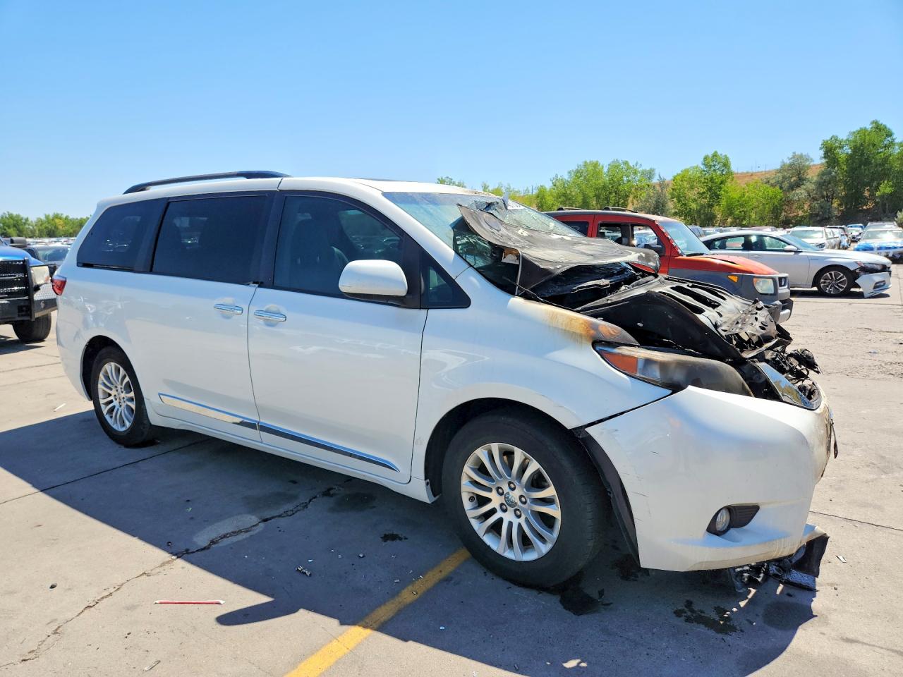 2016 TOYOTA SIENNA XLE 8-PASSENGER — снимка 4