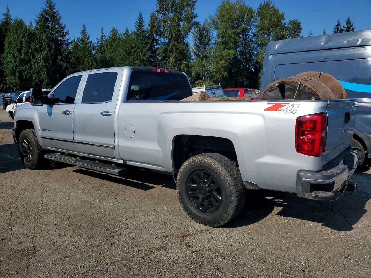 2018 CHEVROLET SILVERADO K3500 LTZ — снимка 2