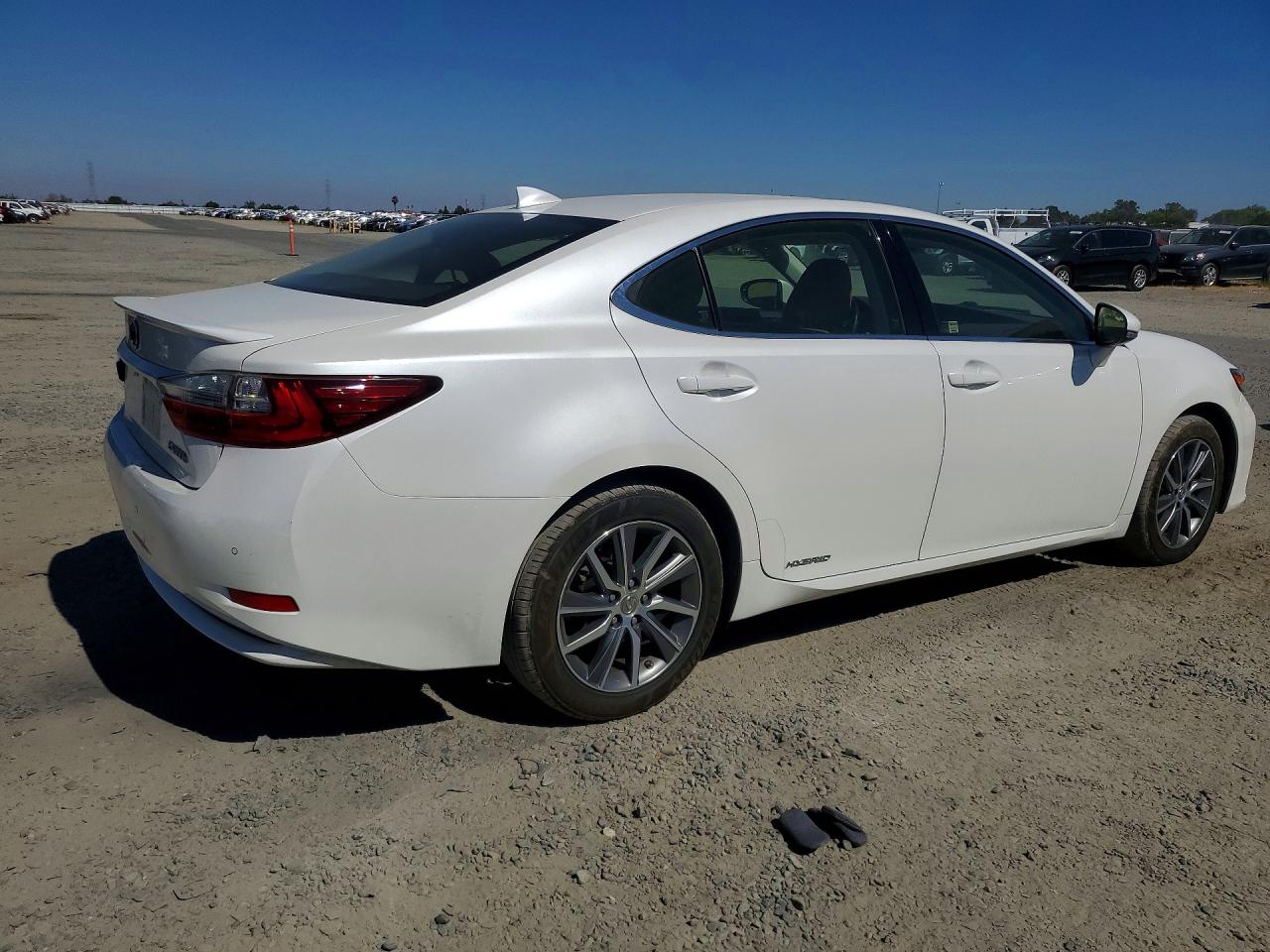 2016 LEXUS ES 300H — снимка 3