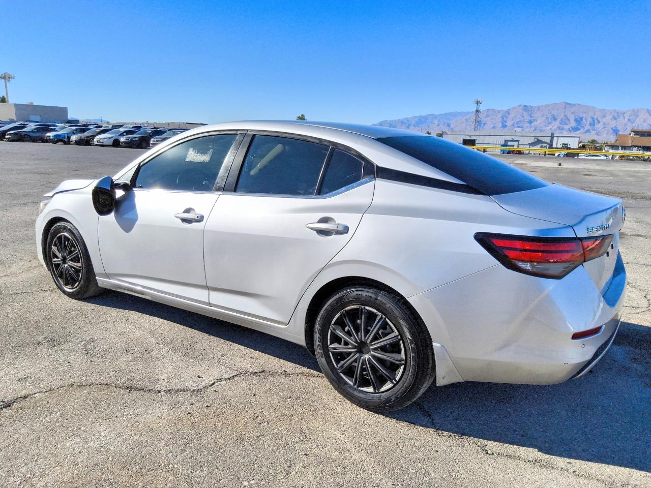 2020 NISSAN SENTRA S — снимка 2