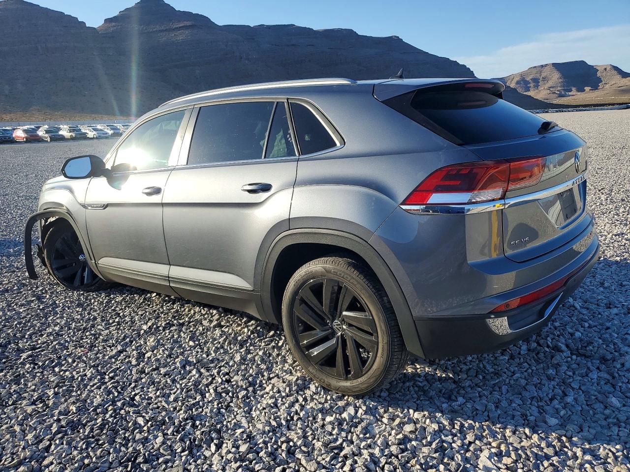 2021 VOLKSWAGEN ATLAS CROSS SPORT SE — снимка 2