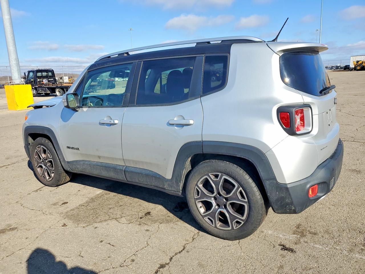 2015 JEEP RENEGADE LIMITED — снимка 2