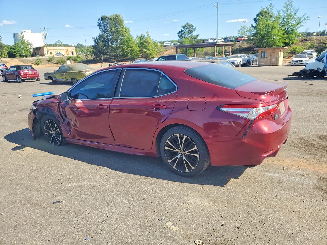 2018 TOYOTA CAMRY SE — снимка 2