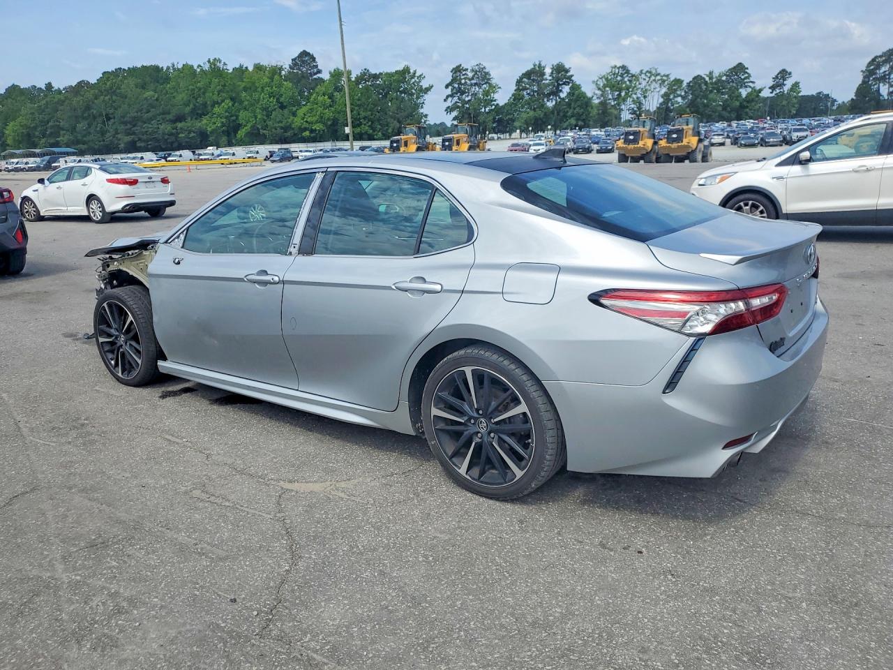 2019 TOYOTA CAMRY XSE V6 — снимка 2
