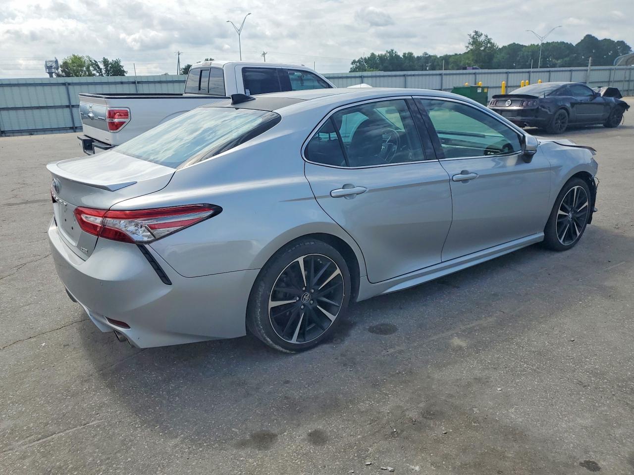2019 TOYOTA CAMRY XSE V6 — снимка 3