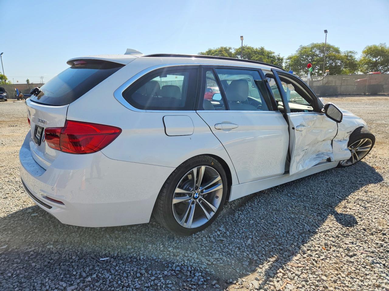 2017 BMW 330 XI — снимка 3