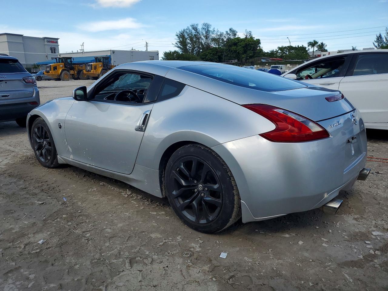 2016 NISSAN 370Z BASE — photo 2