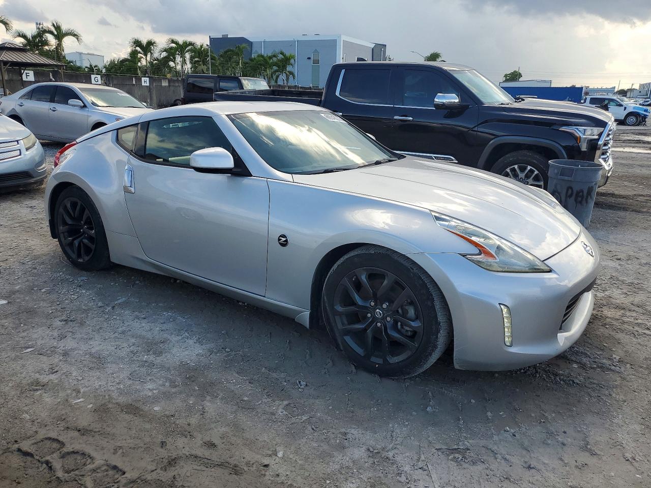 2016 NISSAN 370Z BASE — photo 4