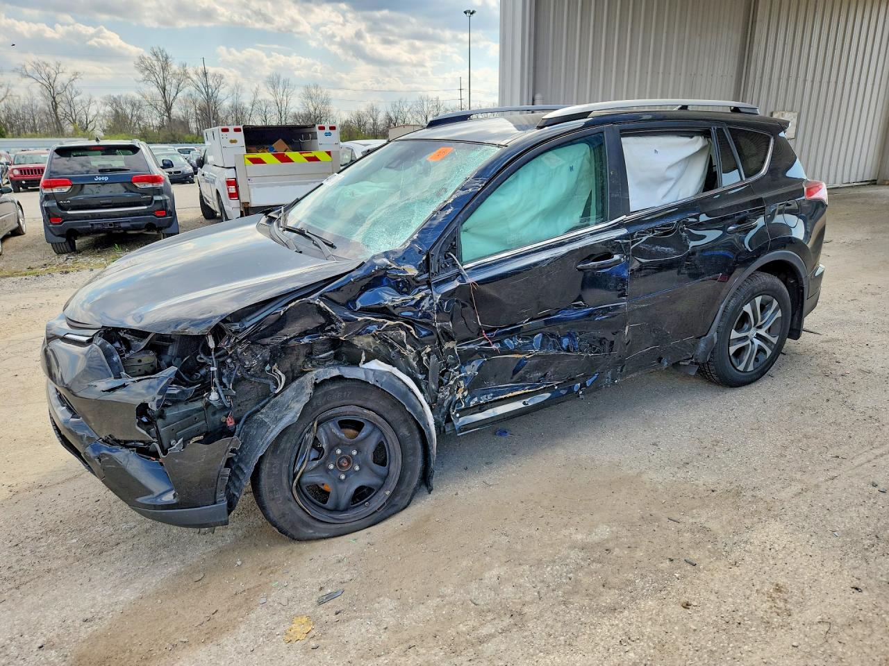2018 TOYOTA RAV4 LE