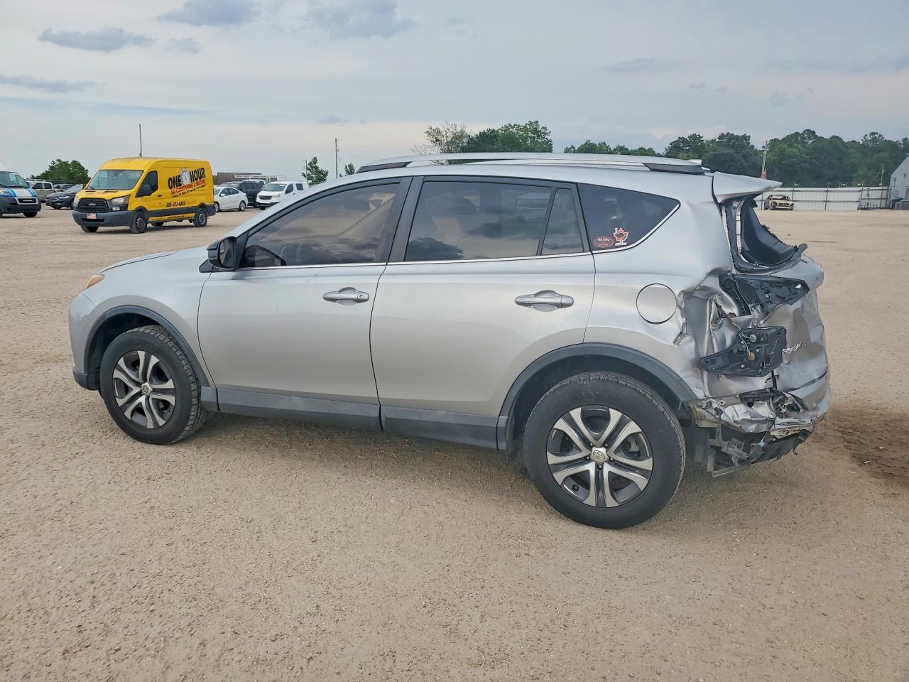 2018 TOYOTA RAV4 LE — снимка 2