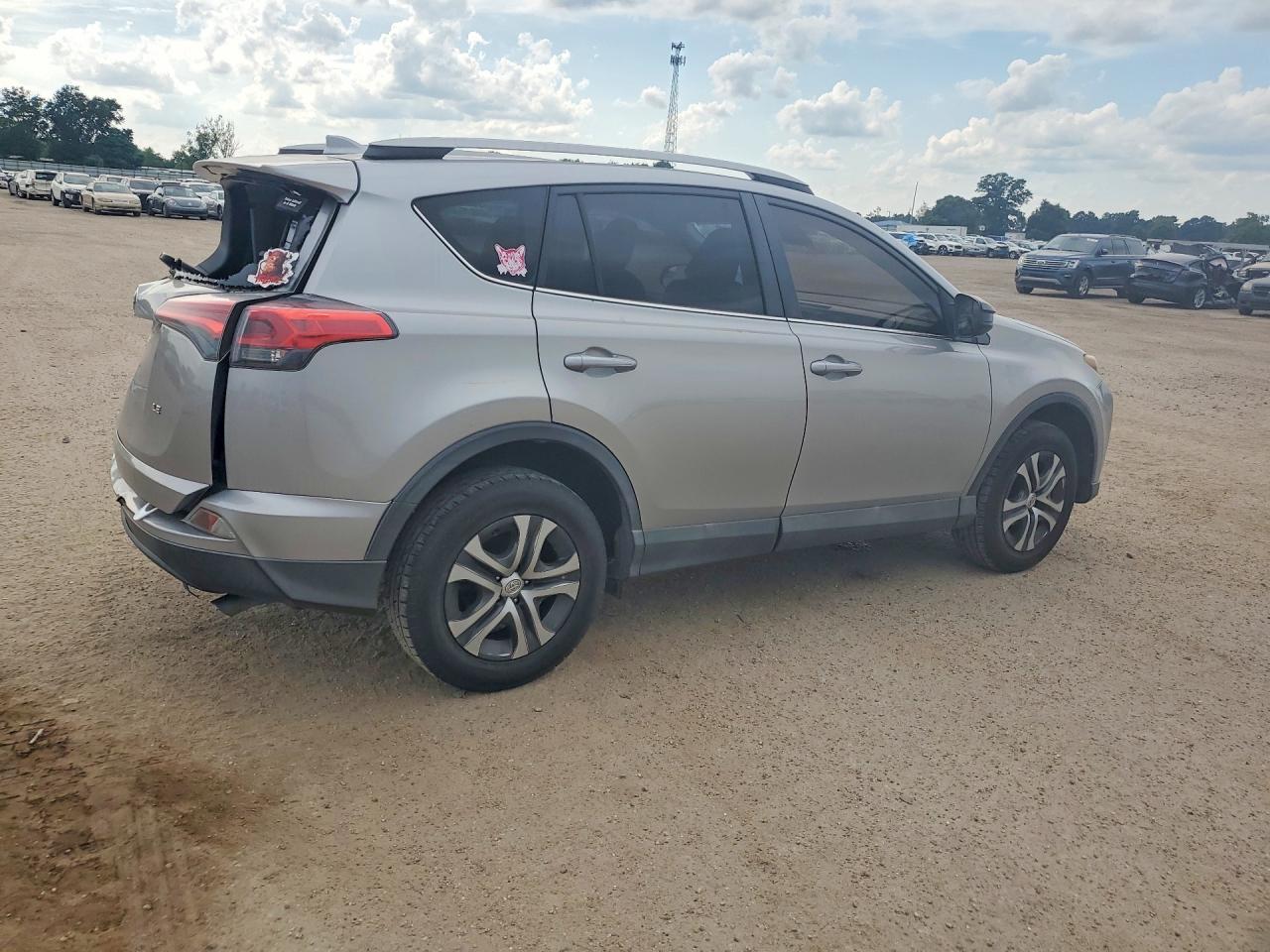 2018 TOYOTA RAV4 LE — снимка 3