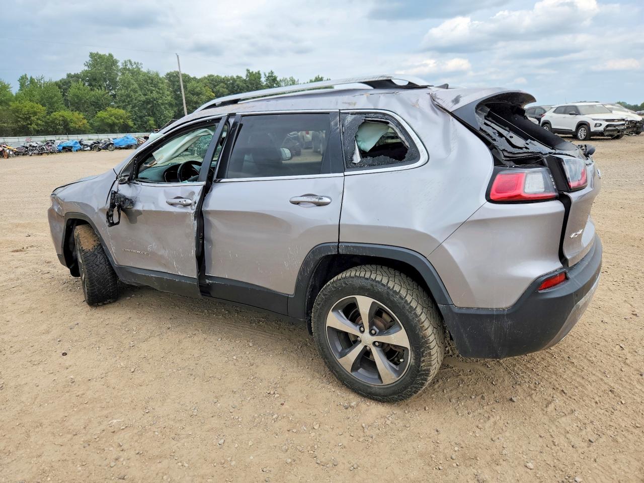 2019 JEEP CHEROKEE LIMITED — снимка 2