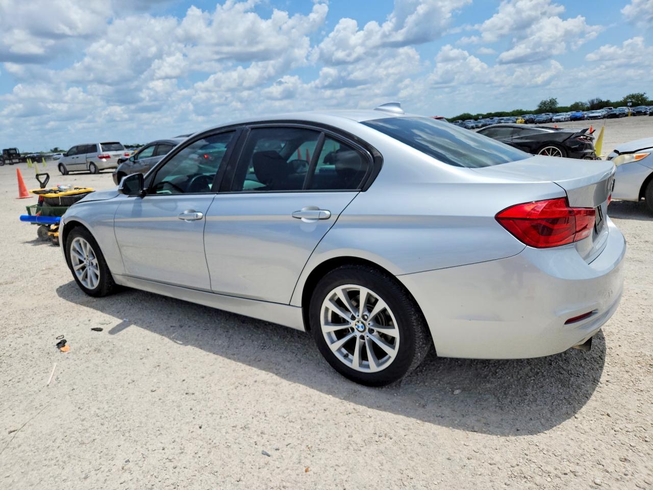 2016 BMW 320 I — снимка 2