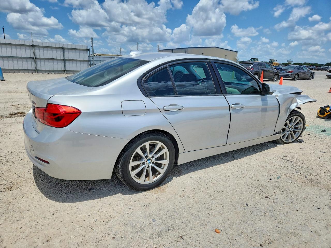 2016 BMW 320 I — снимка 3