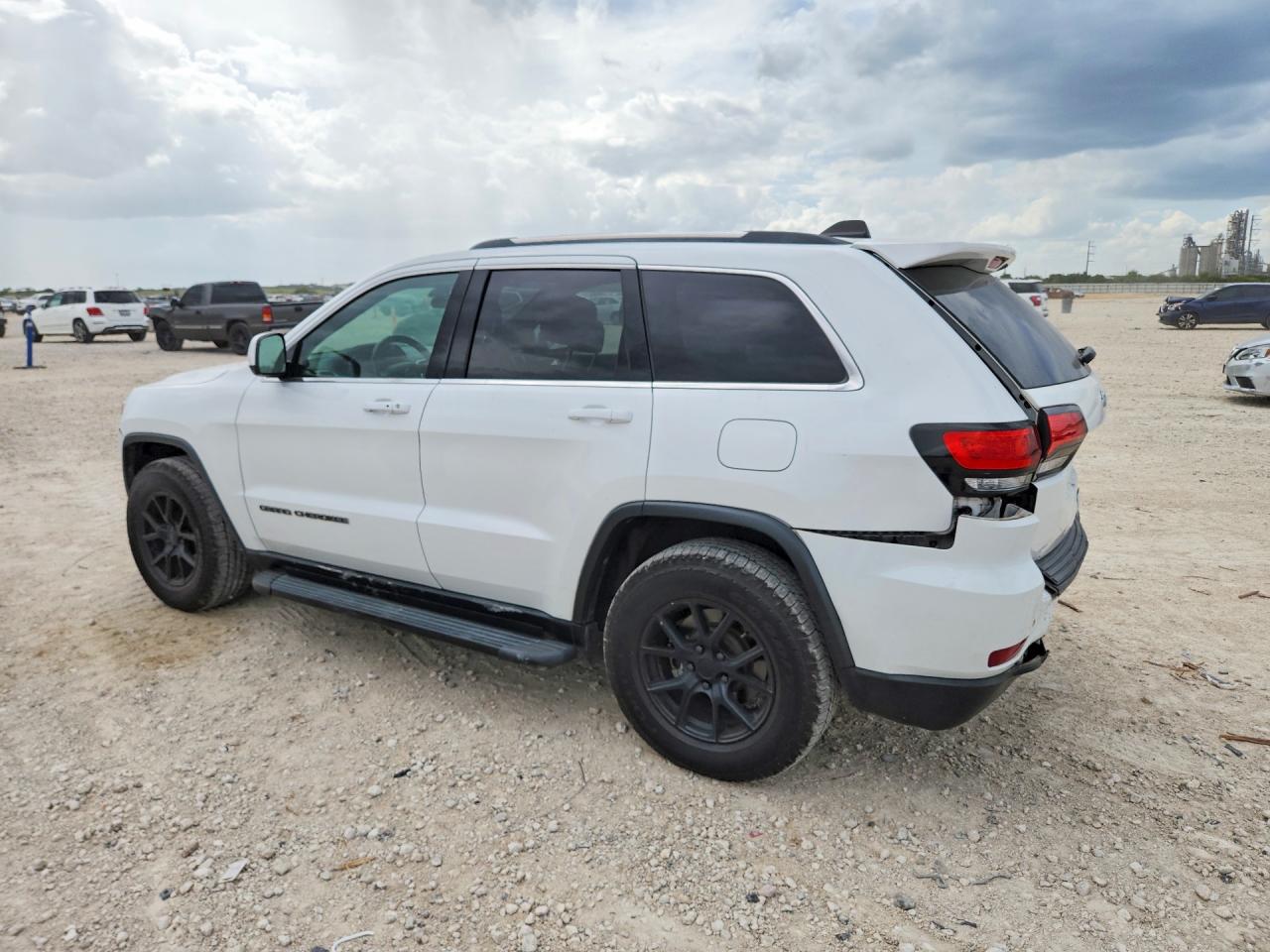 2020 JEEP GRAND CHEROKEE LAREDO — снимка 2