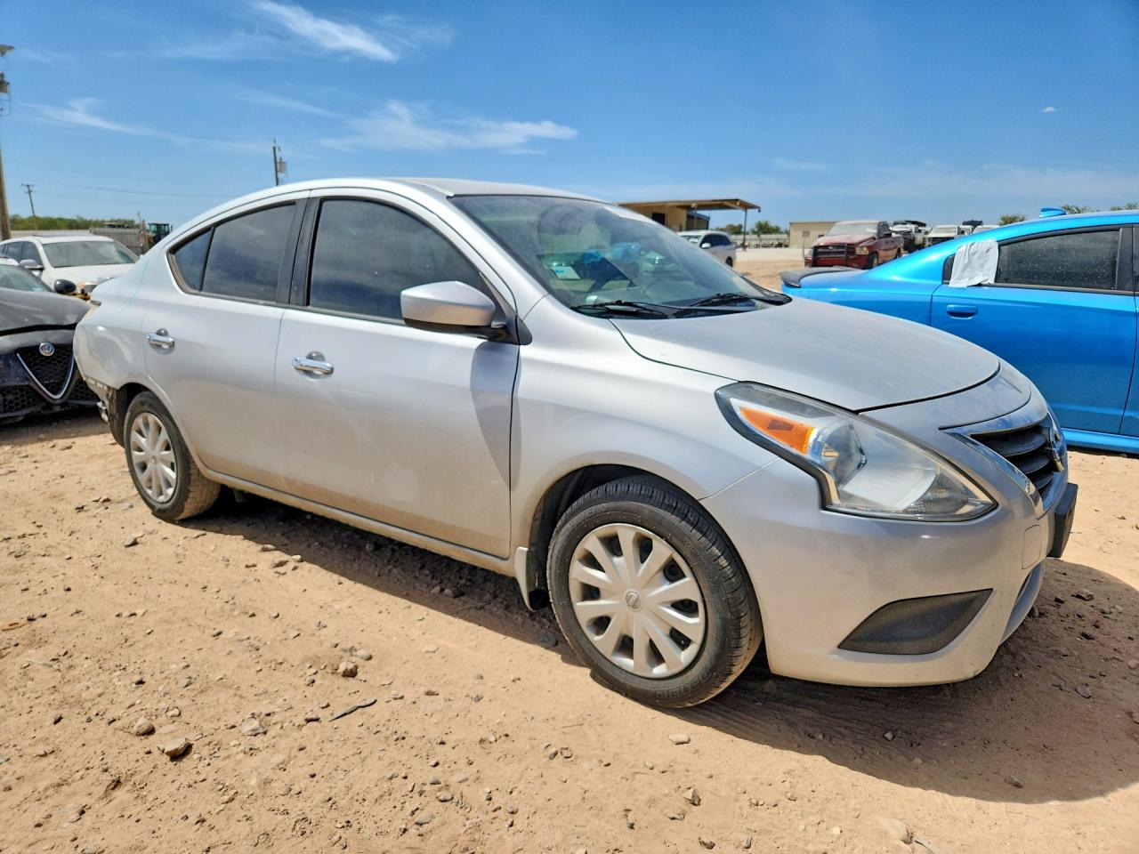 2017 NISSAN VERSA 1.6 SV — снимка 4