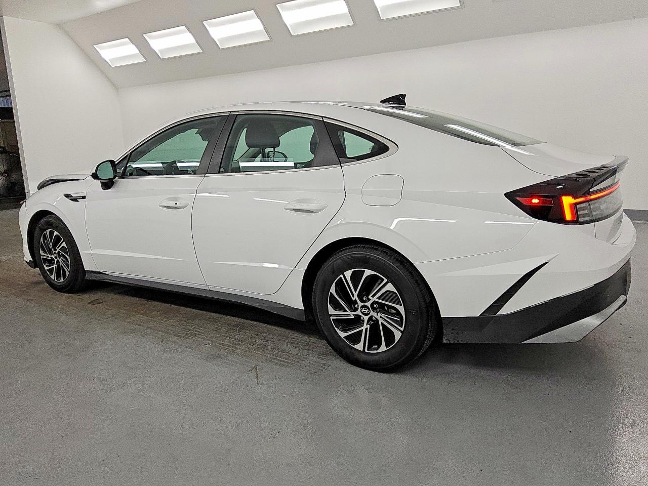 2026 HYUNDAI SONATA HYBRID BLUE — снимка 2