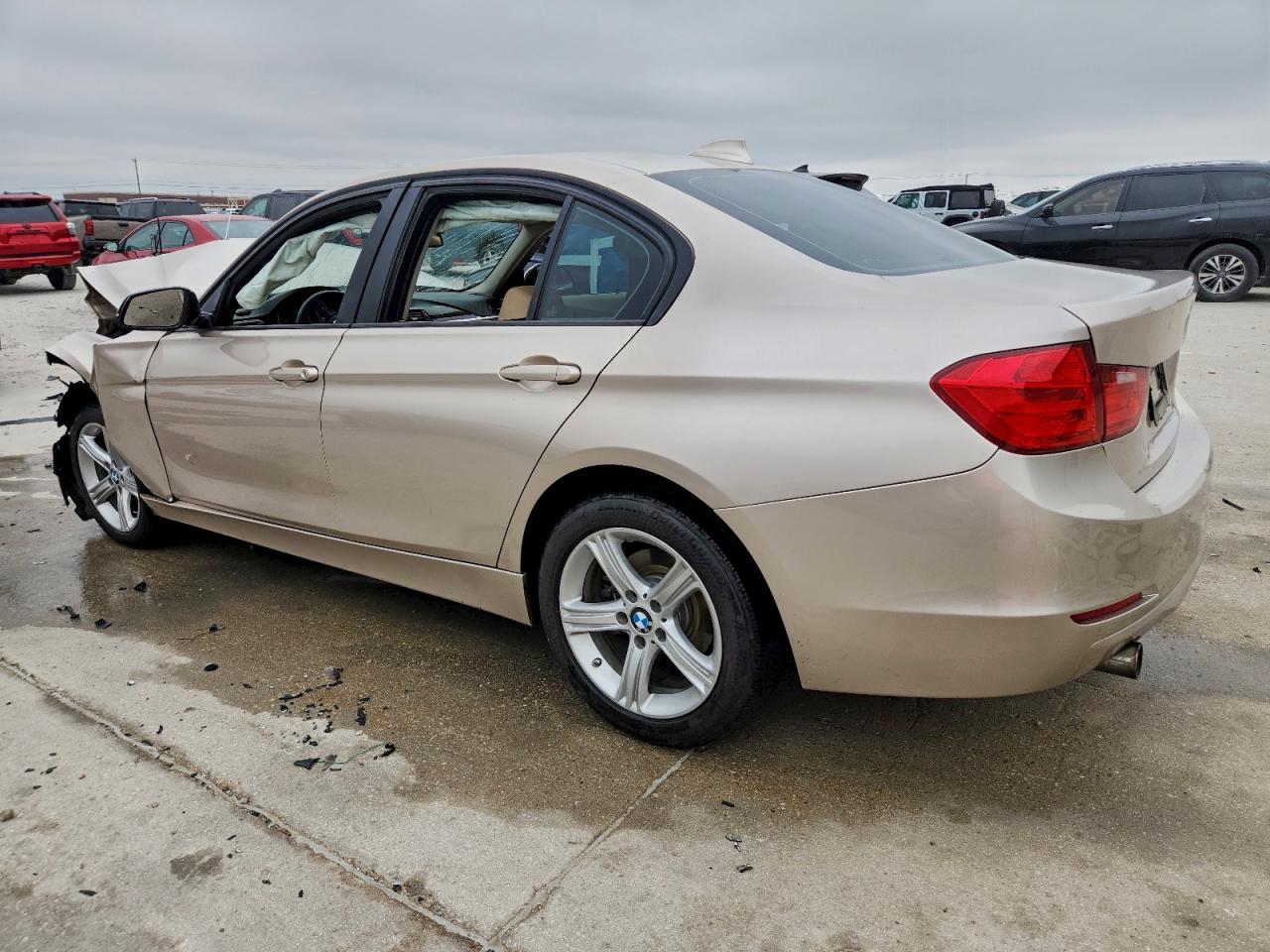 2014 BMW 320 I — снимка 2